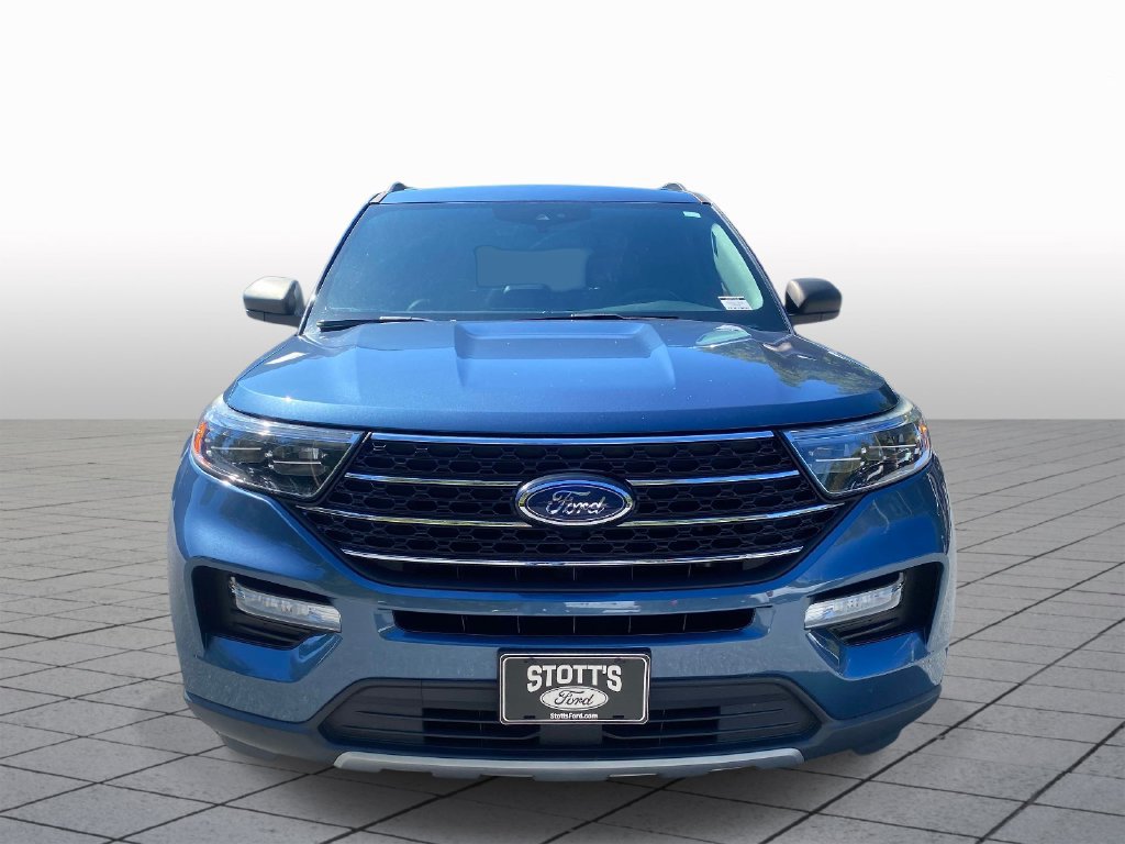 Certified 2020 Ford Explorer XLT w/ Equipment Group 202A AWD/4WD image 2