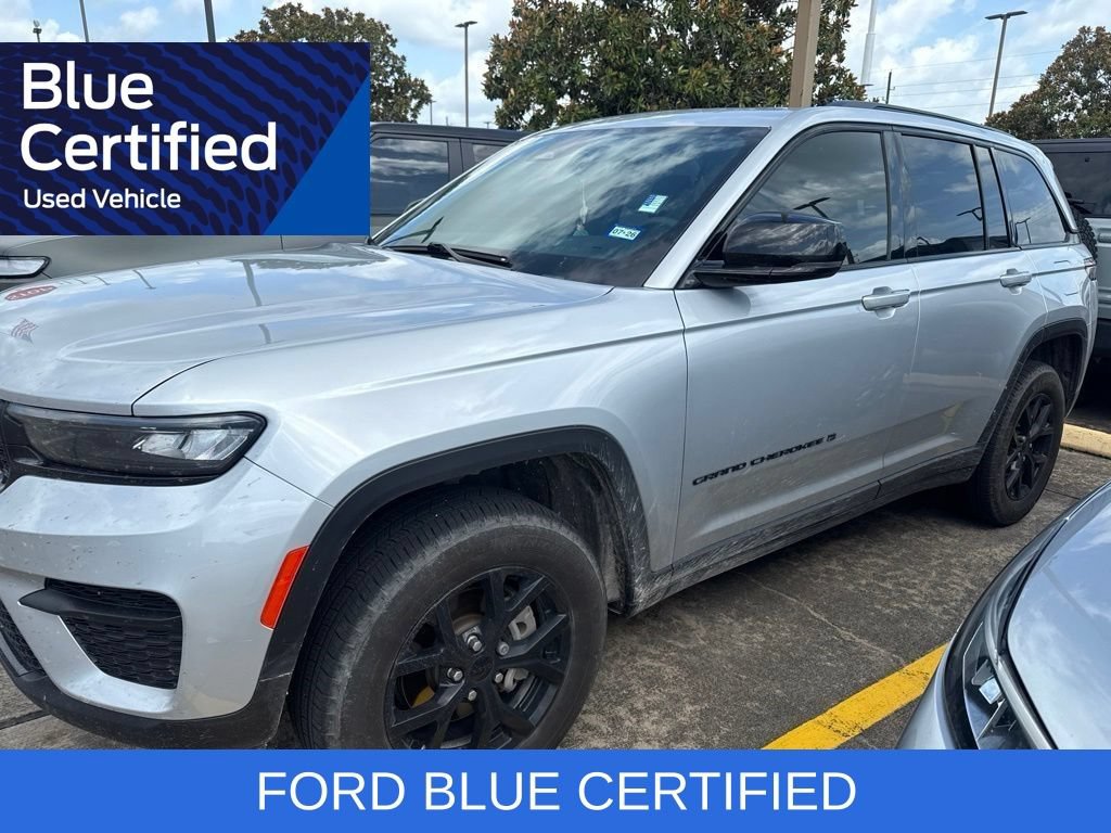 Used 2024 Jeep Grand Cherokee Altitude RWD image 1