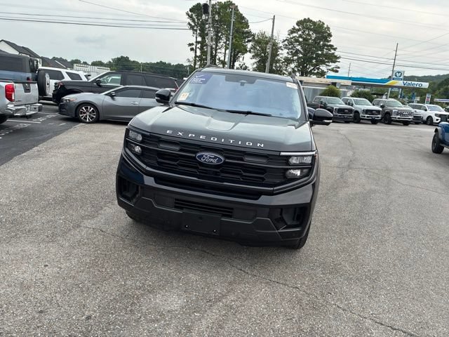 Certified 2025 Ford Expedition Active AWD/4WD image 6