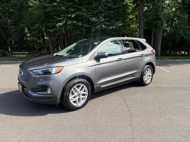 Certified 2024 Ford Edge SEL w/ Convenience Package AWD/4WD image 2