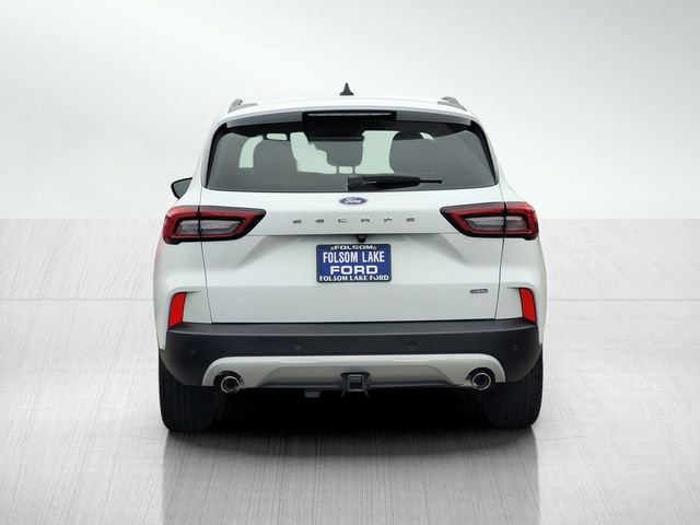 Certified 2023 Ford Escape SE w/ PHEV Premium Package image 5