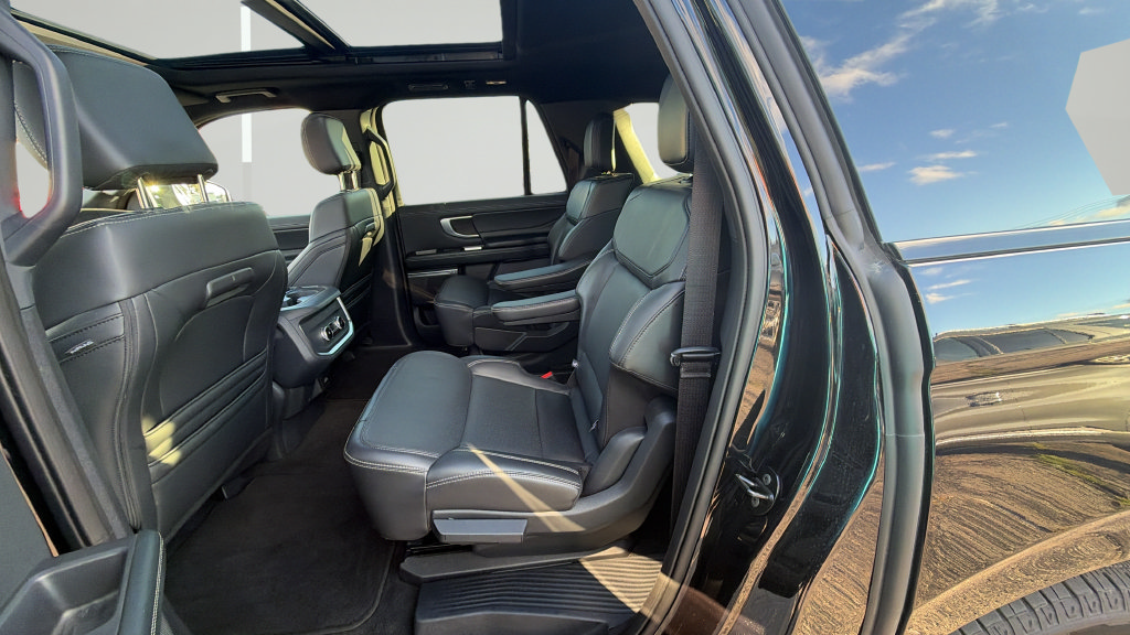 Certified 2025 Ford Expedition Max Platinum w/ Stealth Appearance Package AWD/4WD image 34