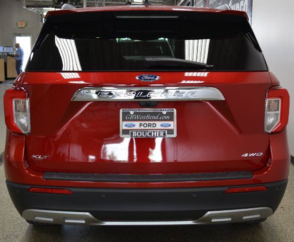 Certified 2024 Ford Explorer XLT w/ Equipment Group 202A AWD/4WD image 5