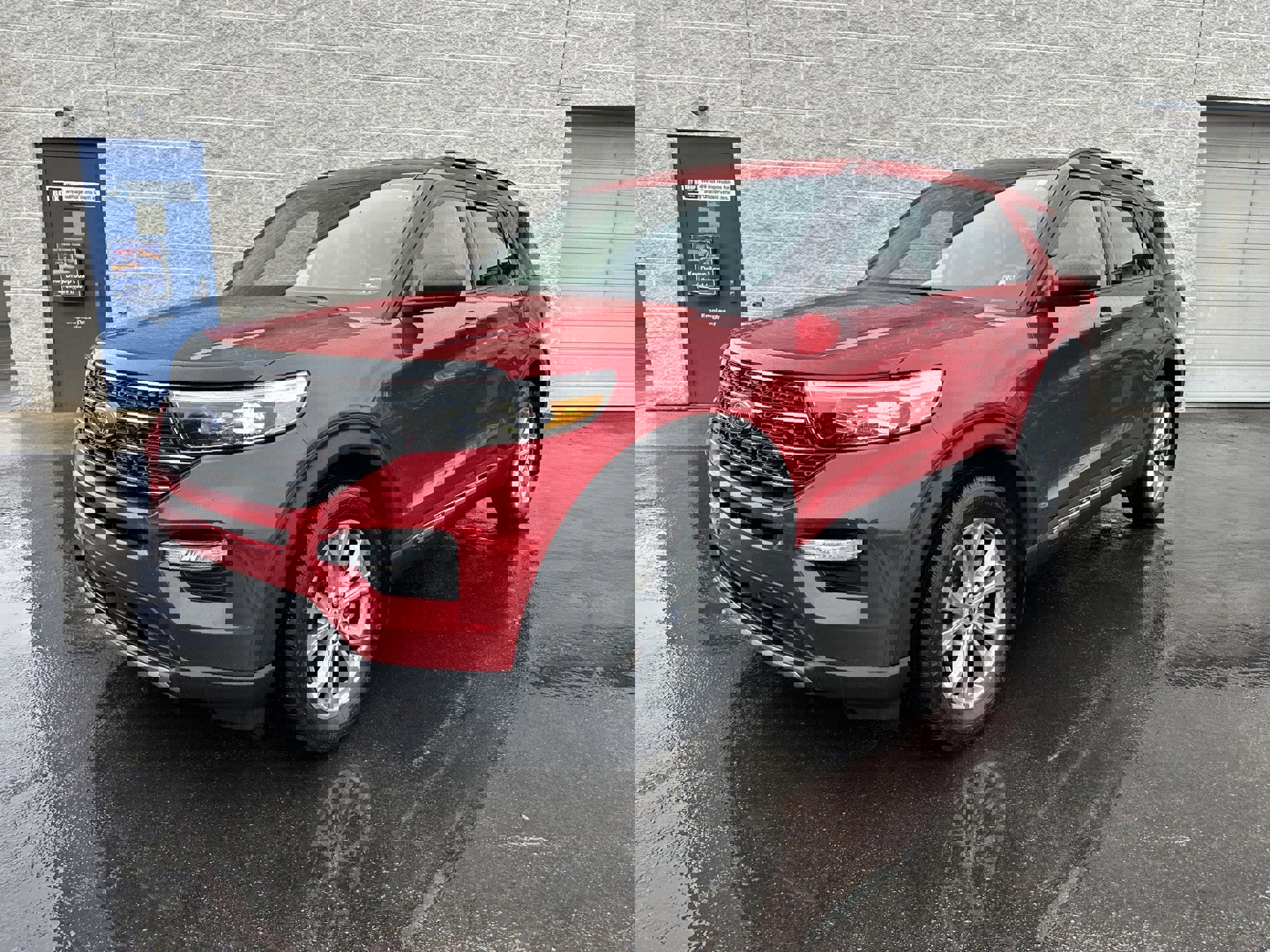 Certified 2023 Ford Explorer XLT w/ Equipment Group 202A image 1