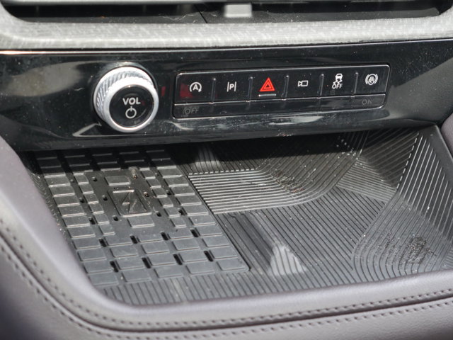 Certified 2025 Ford Explorer Platinum w/ Ultimate Package image 24