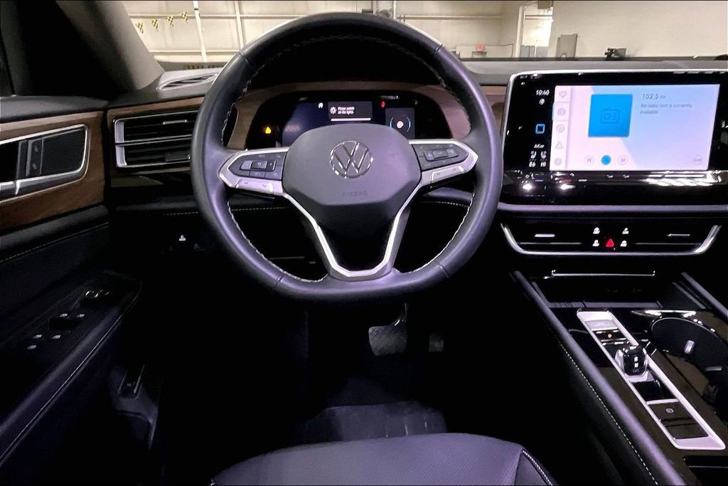 Used 2025 Volkswagen Atlas SE image 7