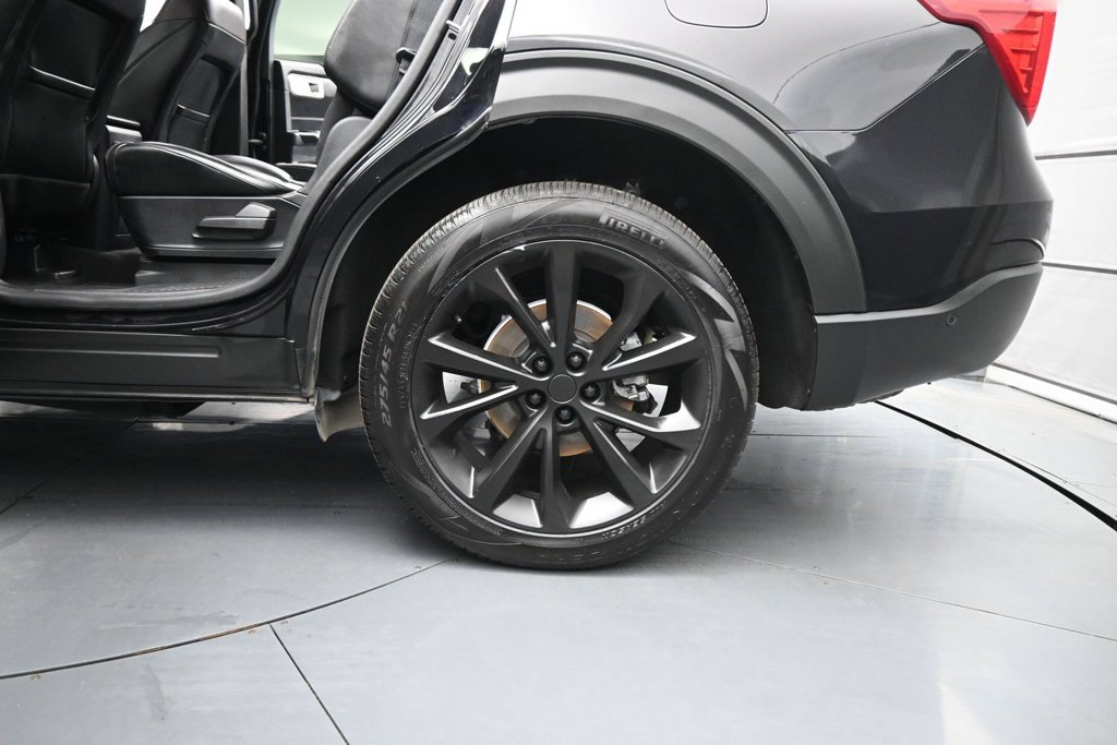 Certified 2022 Ford Explorer Platinum w/ Equipment Group 601A AWD/4WD image 22
