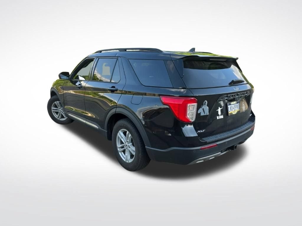 Certified 2021 Ford Explorer XLT w/ Equipment Group 202A AWD/4WD image 7