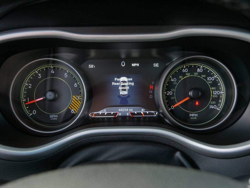 Used 2018 Jeep Cherokee Trailhawk AWD/4WD image 30