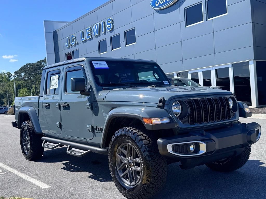 Used 2024 Jeep Gladiator Sport