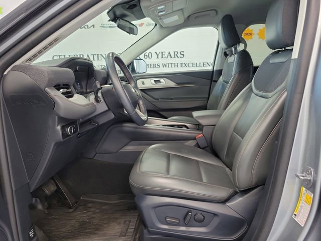 Certified 2025 Ford Explorer Active w/ Active Comfort Package AWD/4WD image 8