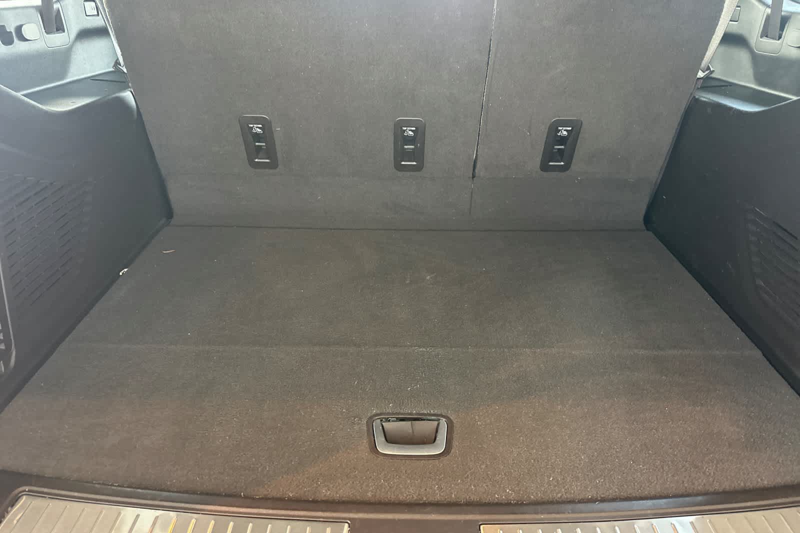 Used 2021 GMC Yukon XL Denali AWD/4WD image 16
