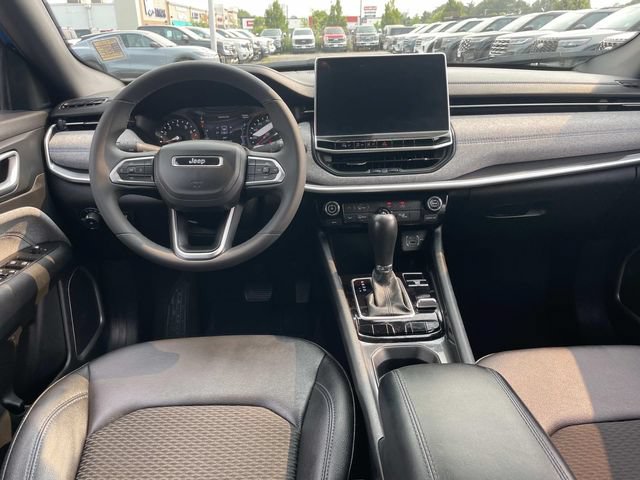 Used 2024 Jeep Compass Latitude AWD/4WD image 19