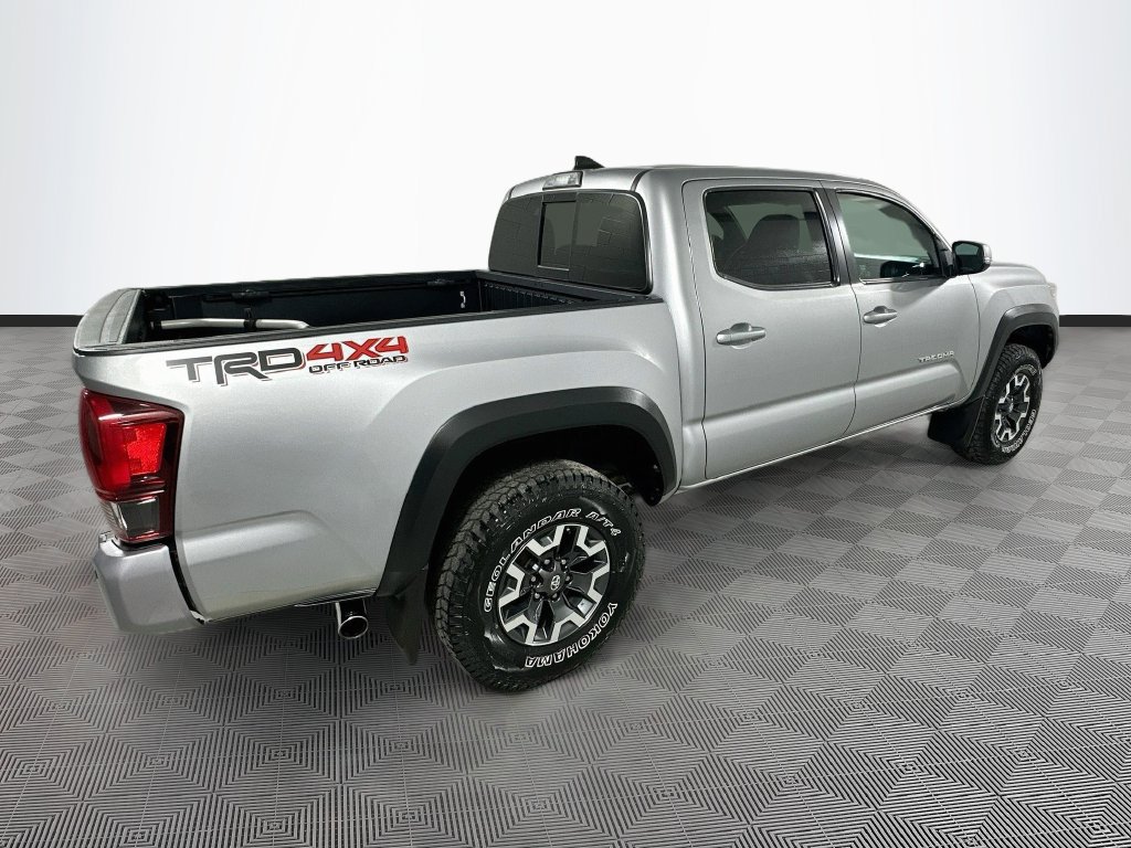 Used 2019 Toyota Tacoma TRD Off-Road AWD/4WD image 11