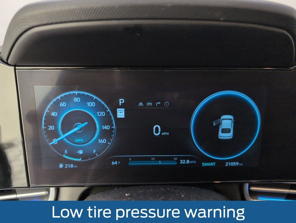 Used 2024 Hyundai Elantra Limited image 28