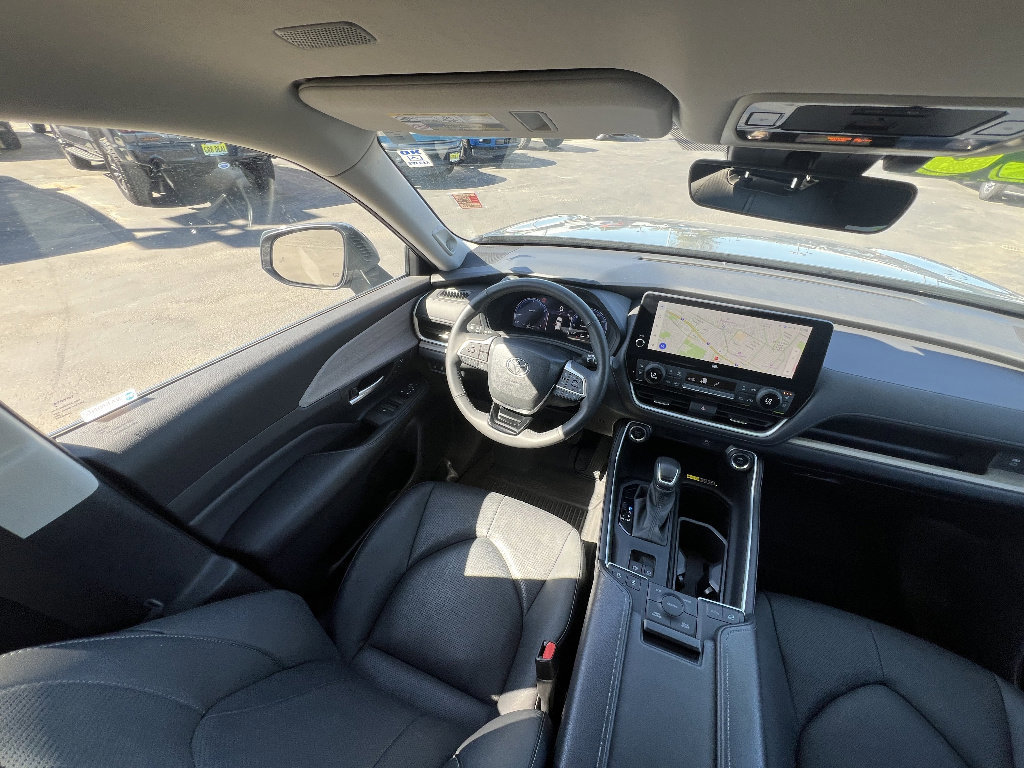 Used 2024 Toyota Grand Highlander AWD image 15