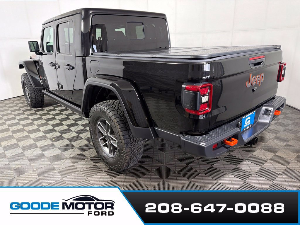 Used 2025 Jeep Gladiator Mojave w/ Convenience Group AWD/4WD image 6