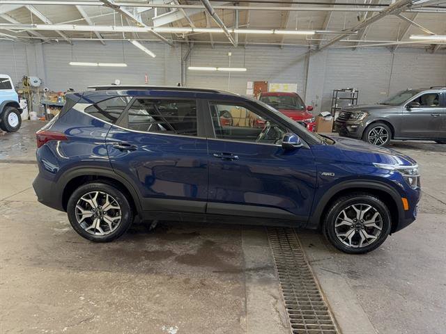 Used 2021 Kia Seltos EX image 5
