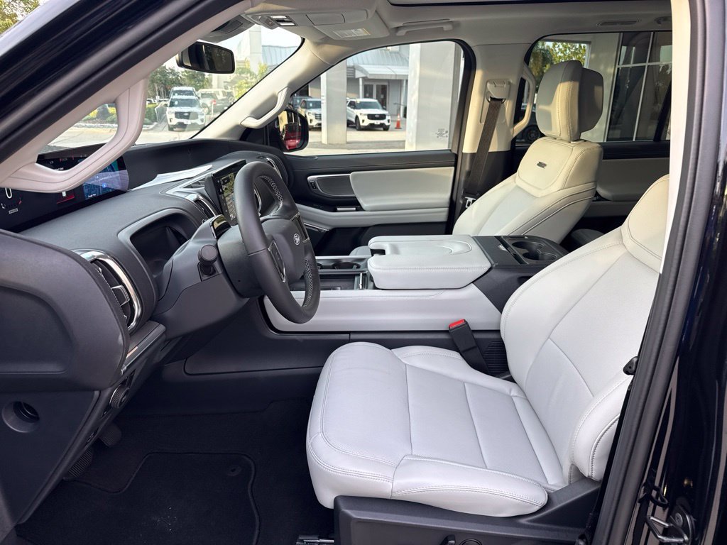 Certified 2027 Ford Expedition Platinum w/ Driver's Package AWD/4WD image 2