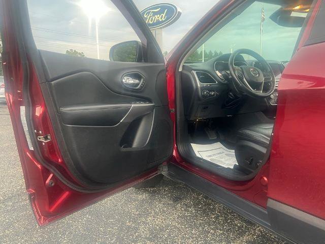 Used 2019 Jeep Cherokee Limited w/ Luxury Group AWD/4WD image 9