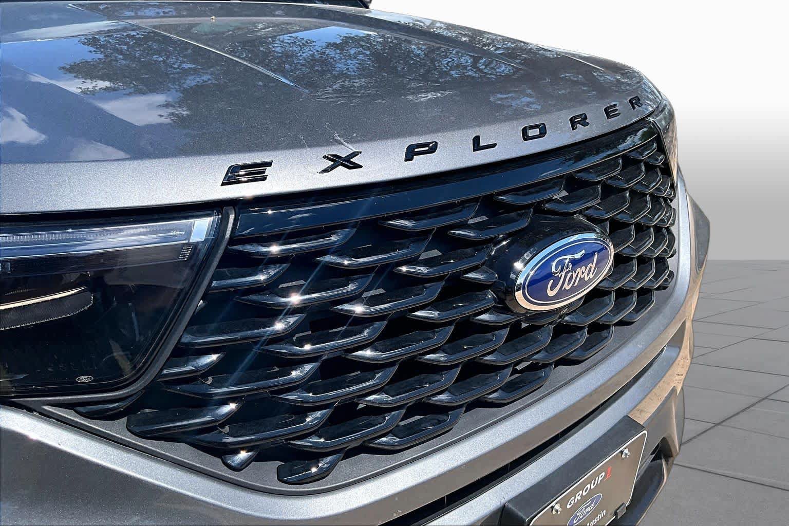 Certified 2023 Ford Explorer ST-Line w/ Class IV Trailer Tow Package RWD image 29