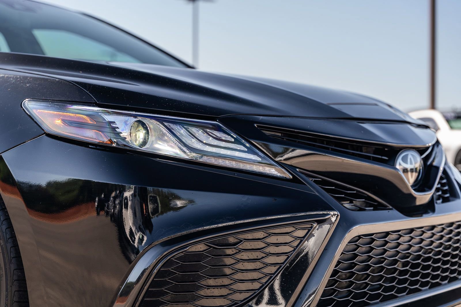 Used 2023 Toyota Camry XSE FWD image 9