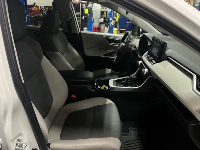Used 2021 Toyota RAV4 XLE image 25