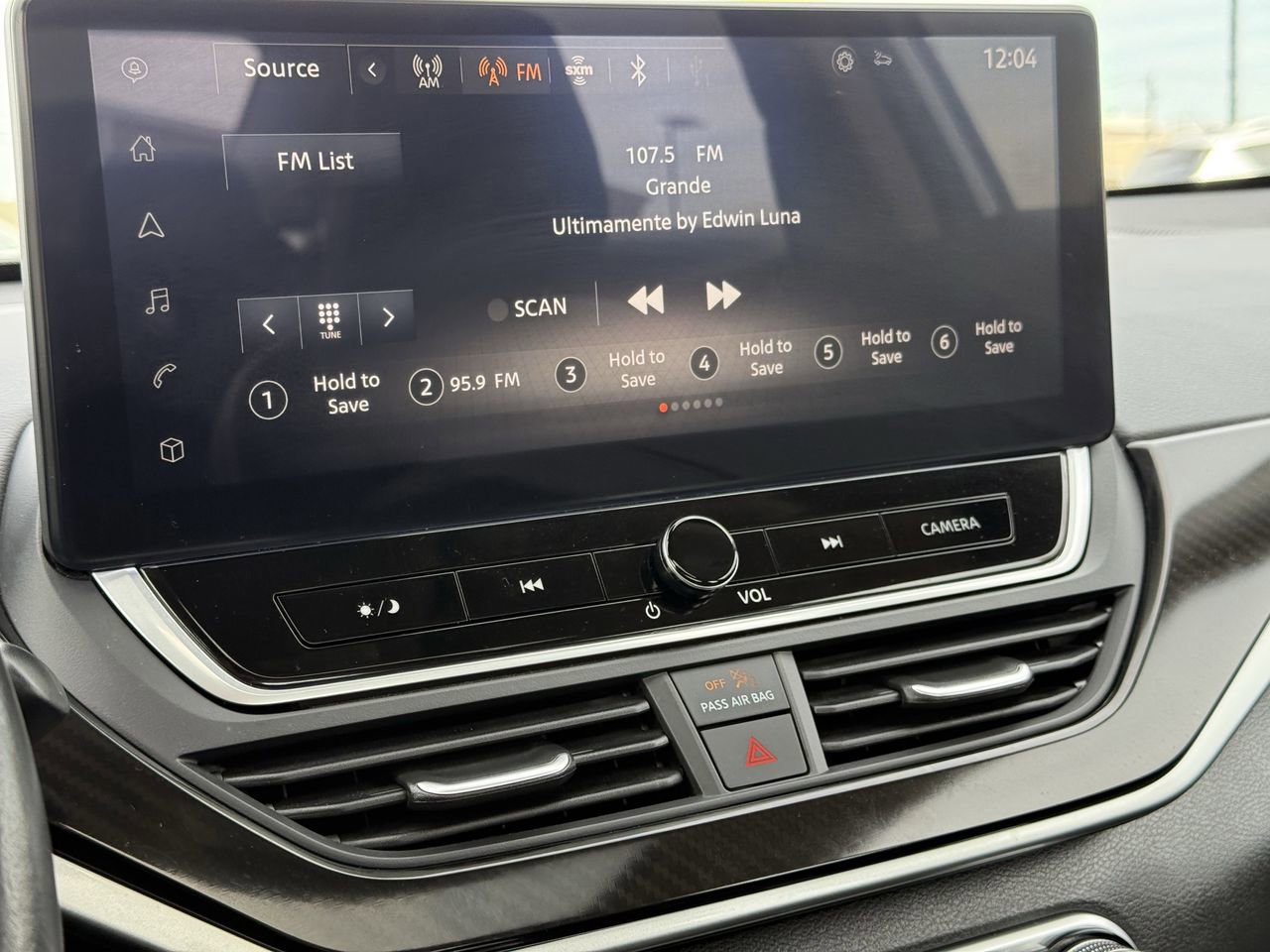 Used 2024 Nissan Altima 2.5 SR w/ SR Premium Package image 18