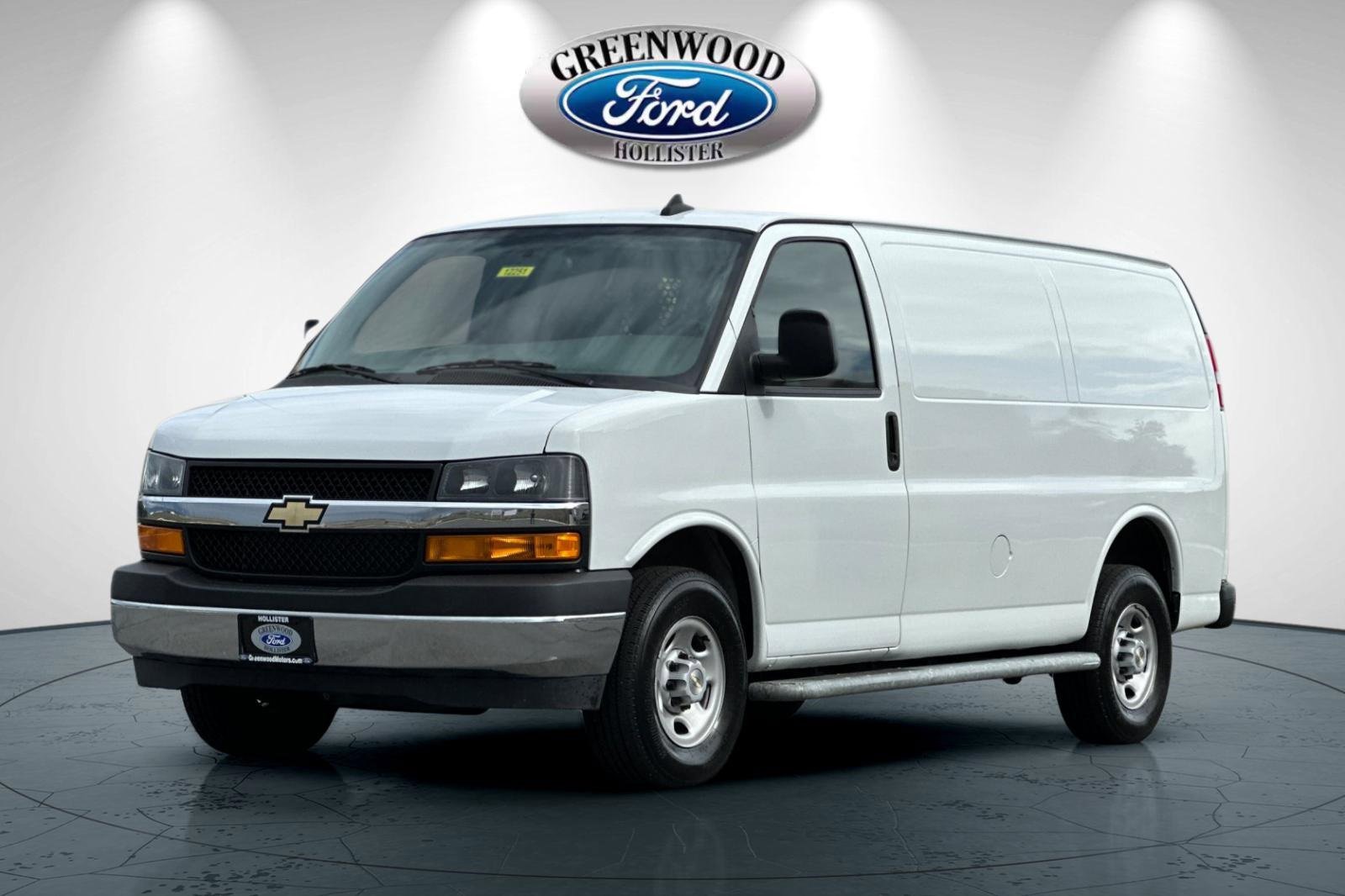 Used 2023 Chevrolet Express 2500 w/ Driver Convenience Package image 8
