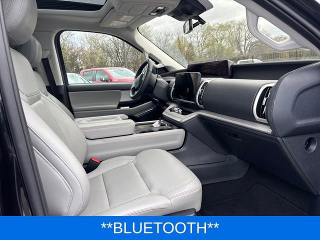 Certified 2025 Ford Expedition Active AWD/4WD image 11