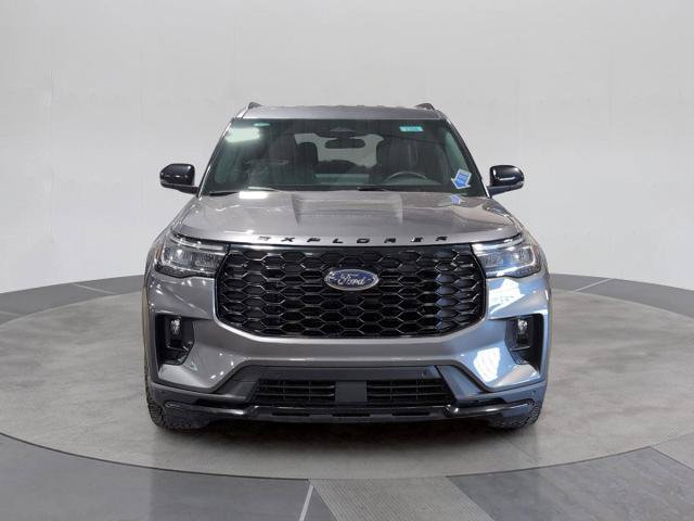 Certified 2025 Ford Explorer ST-Line AWD/4WD image 2