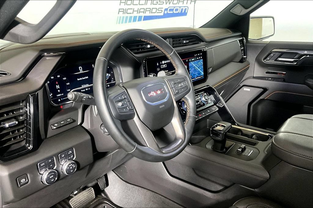 Used 2025 GMC Sierra 1500 AT4 w/ AT4 Premium Package AWD/4WD image 10