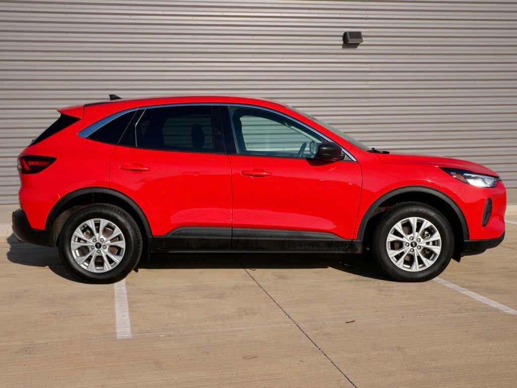 Certified 2024 Ford Escape Active AWD/4WD image 2