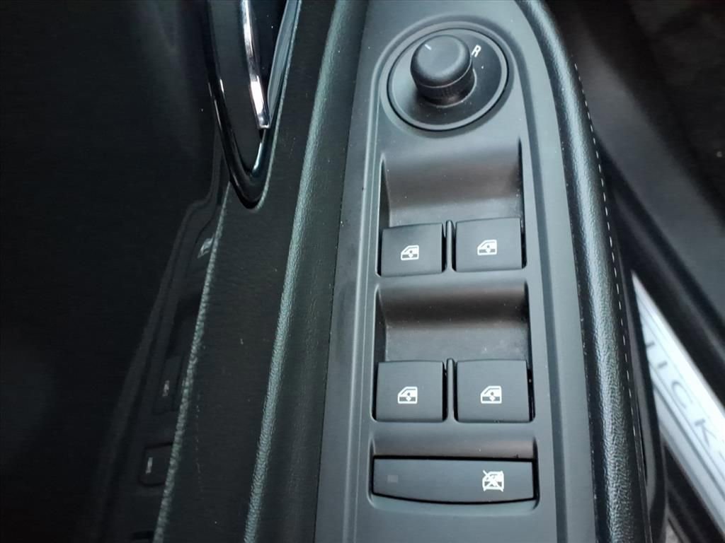 Used 2020 Buick Encore Preferred image 16