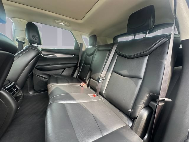 Used 2019 Cadillac XT5 Luxury w/ Advanced Security Package FWD image 16