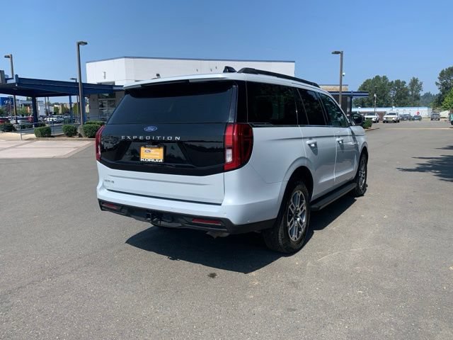 Certified 2025 Ford Expedition Active AWD/4WD image 11