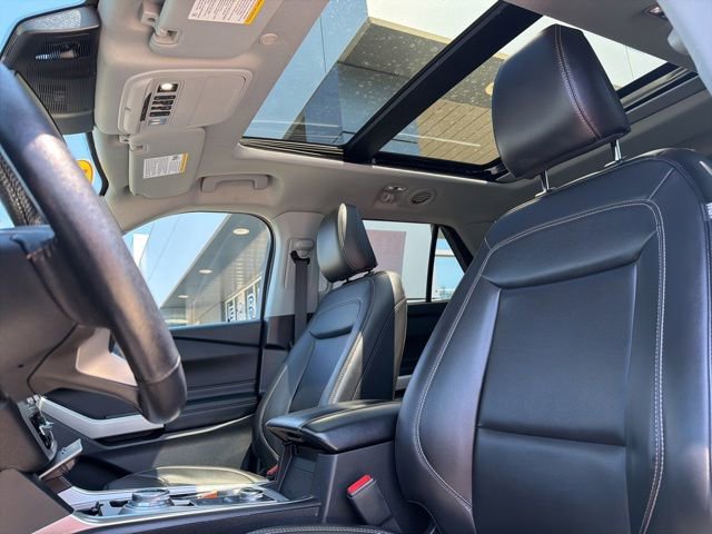 Certified 2022 Ford Explorer XLT w/ Equipment Group 202A AWD/4WD image 16