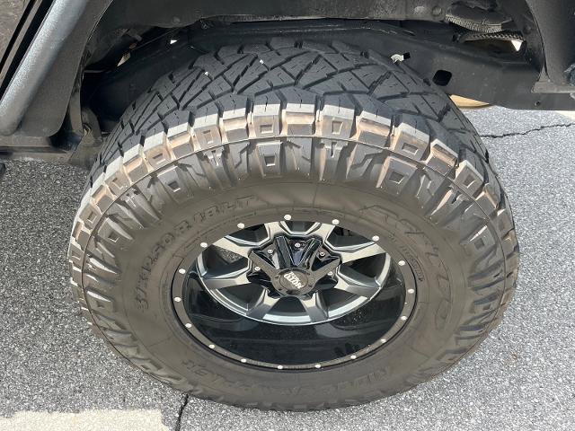 Used 2018 Jeep Wrangler Unlimited Rubicon w/ Connectivity Group AWD/4WD image 21