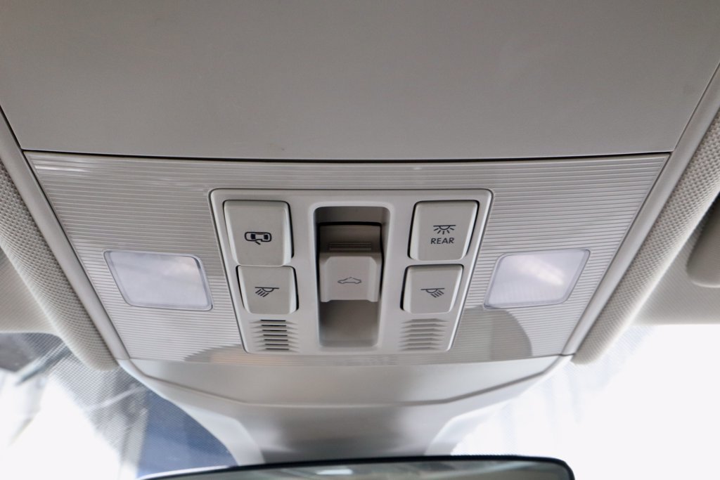 Used 2024 Volkswagen Jetta SE FWD image 32