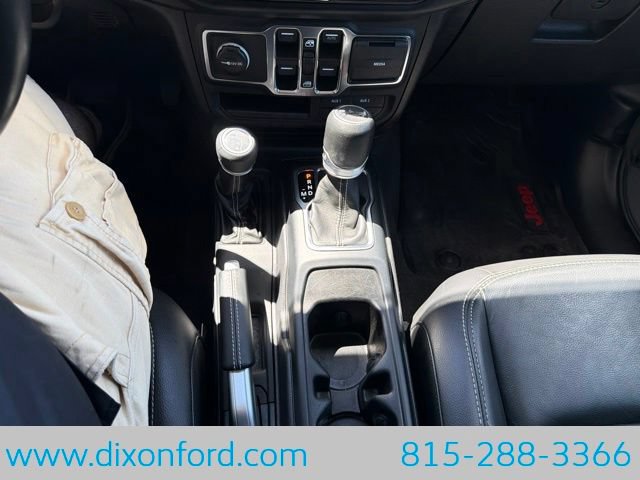 Used 2019 Jeep Wrangler Unlimited Sahara AWD/4WD image 14
