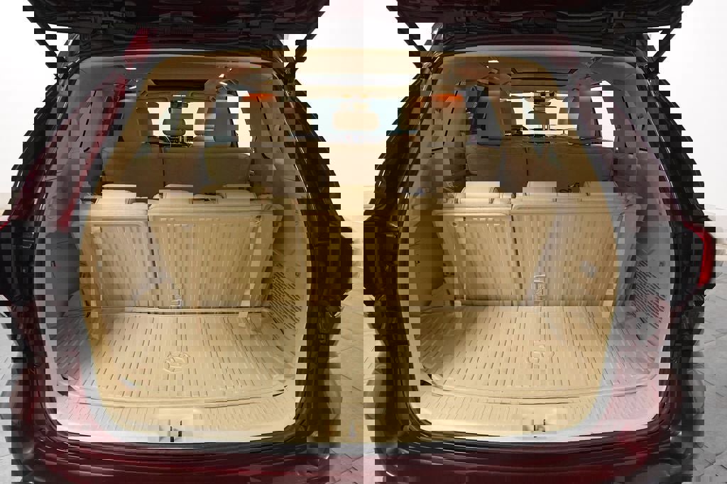 Used 2018 Toyota Highlander Limited Platinum w/ Carpet Mat Package (TMS) image 30