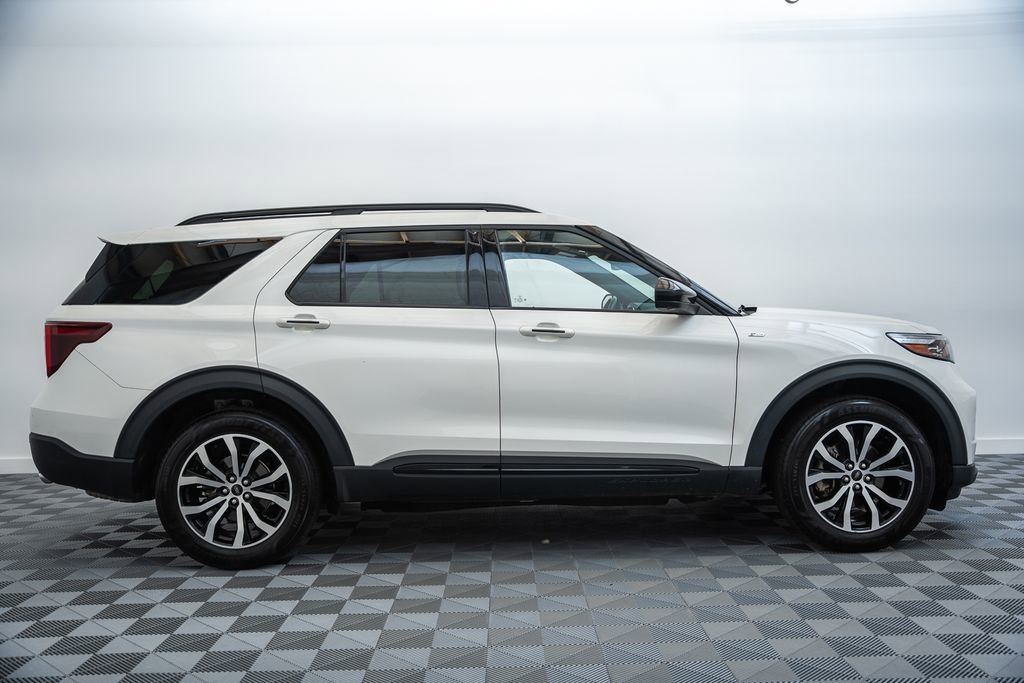 Certified 2022 Ford Explorer ST-Line w/ Class IV Trailer Tow Package AWD/4WD image 4