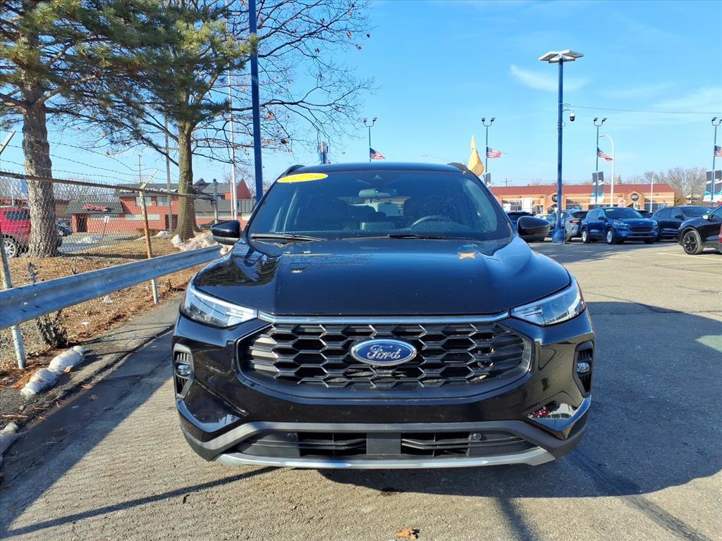 Certified 2025 Ford Escape ST-Line Elite image 6