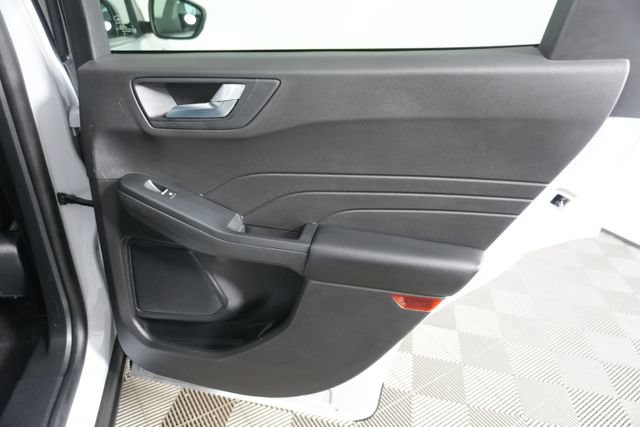 Certified 2025 Ford Escape ST-Line Select AWD/4WD image 33