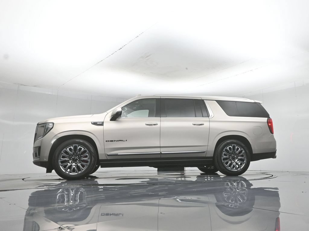 Used 2023 GMC Yukon XL Denali Ultimate AWD/4WD image 59