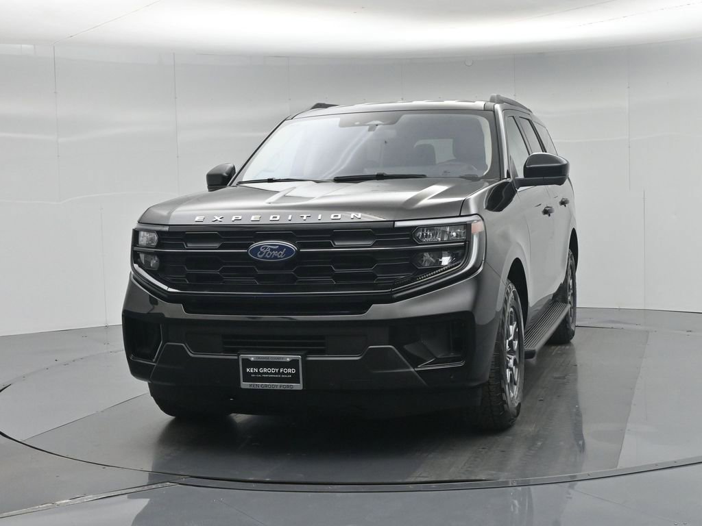 Certified 2025 Ford Expedition Active AWD/4WD image 60