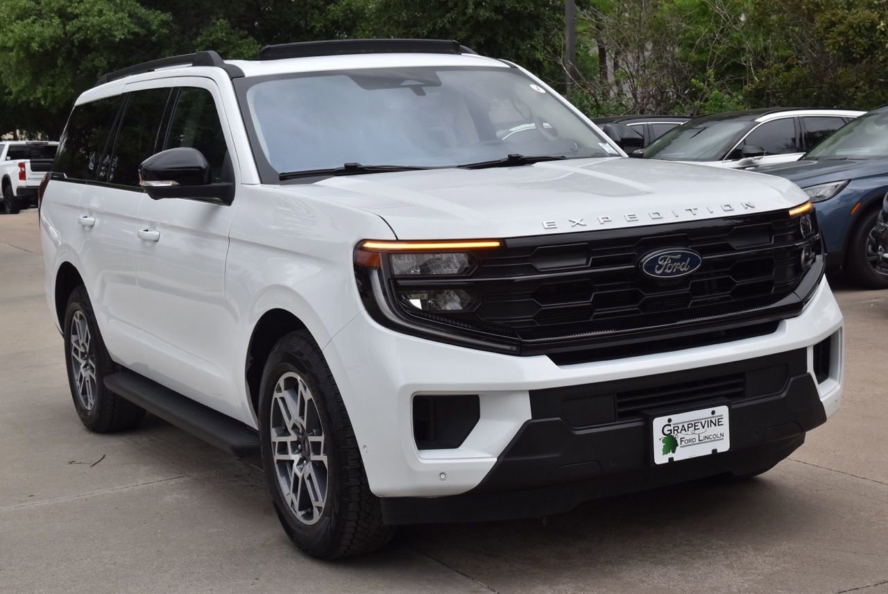 Certified 2025 Ford Expedition Active AWD/4WD image 11