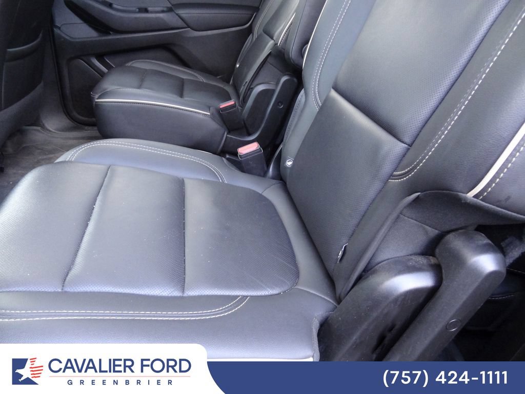 Used 2023 Chevrolet Traverse Premier w/ Redline Edition AWD/4WD image 11