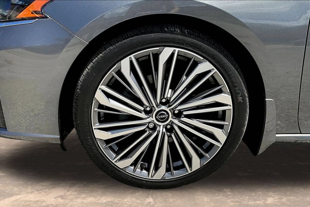 Used 2023 Nissan Altima 2.5 SL FWD image 34