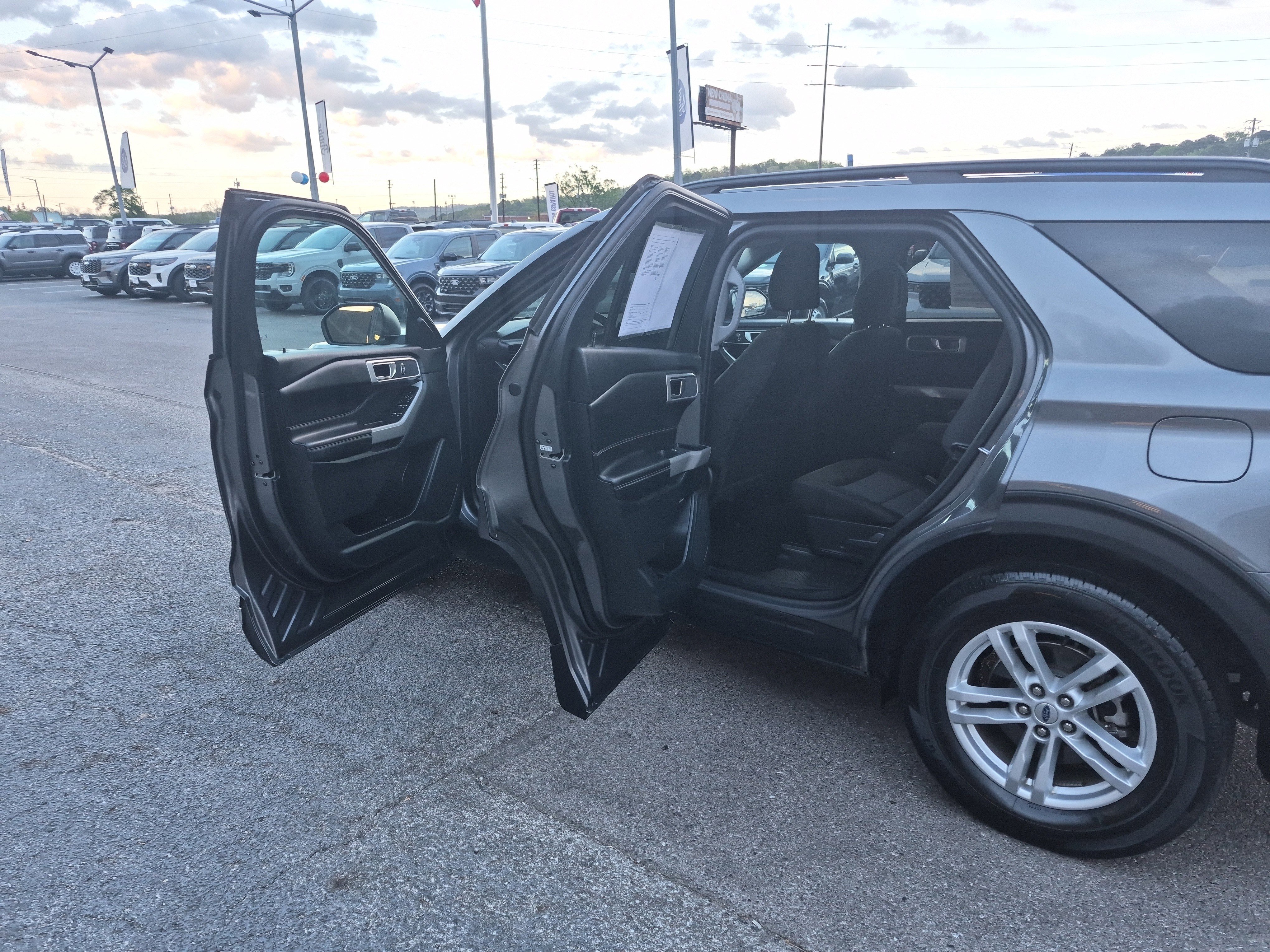 Certified 2024 Ford Explorer XLT image 13